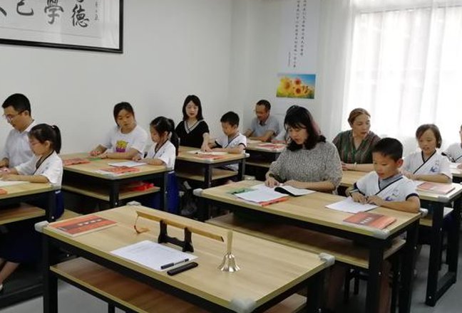 打光棍什么意思