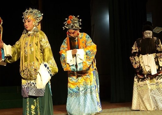 佘太君为杨八姐向皇上要了哪八样彩礼?