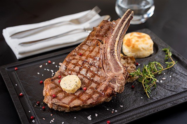 学西餐好还是学中餐好？哪个前景更好