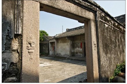 “天增岁月人增寿”的下一句是什么？