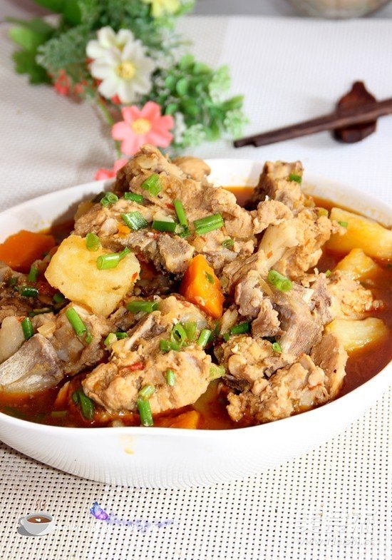 土豆萝卜炖排骨汤的做法