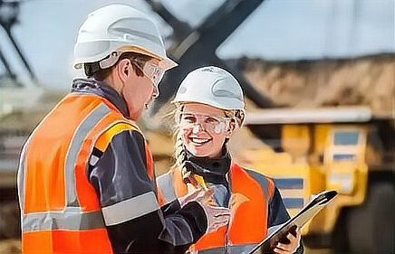 高级工程师是多少级别?