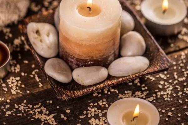 志哀和致哀有何区别