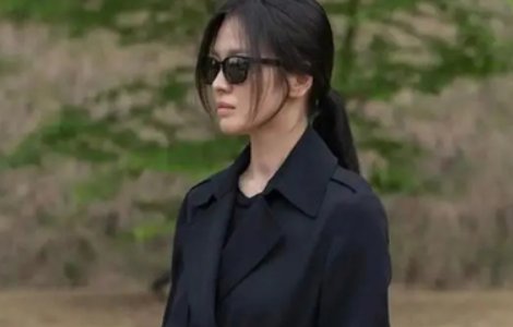 黑暗荣耀在哪个软件看