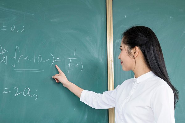 如何看待教师课外工作繁重