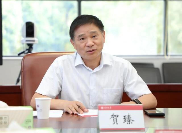 贺臻是哪个大学毕业的