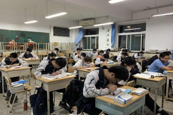 瓜李之嫌的成语故事