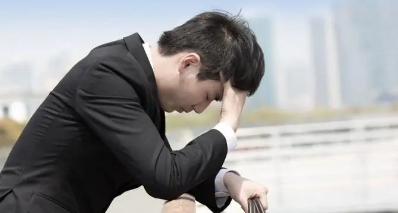 用束手无策造句