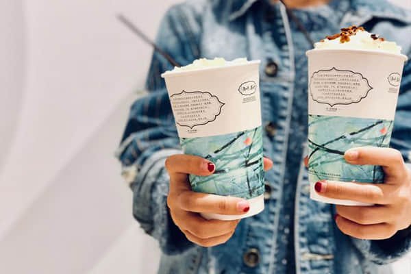 为什么“茶颜悦色”门店外总是排着长队?