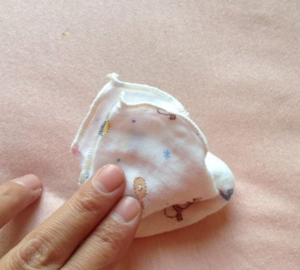 用手绢叠小老鼠的方法