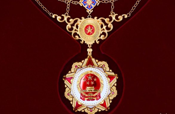 袁隆平获得的是什么样的勋章？纯金的吗？