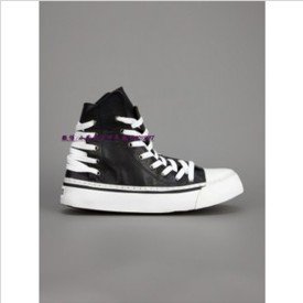 快乐大本营20130706 exo 穿的是生么鞋子？