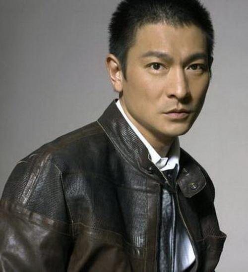 有句歌词:我喜欢孤独,却又害怕与你相处?