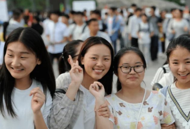 怎样查中考准考证号啊?