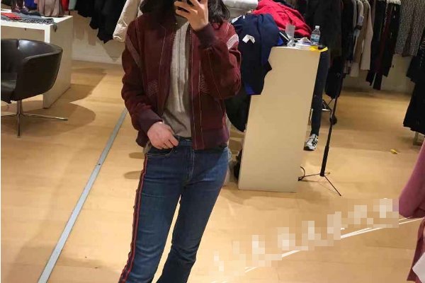 暗红色跟什么颜色搭配好呢？