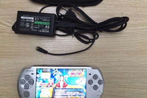 如何从电脑上往索尼psp3000里下游戏