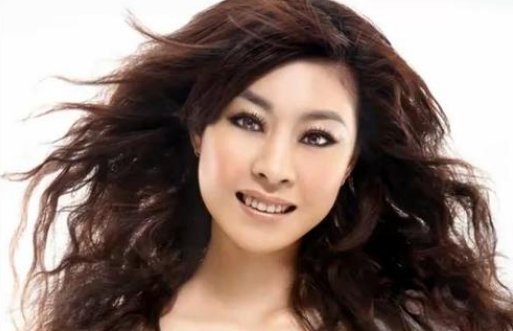 看窗外的世界,繁华喧闹的夜什么歌?