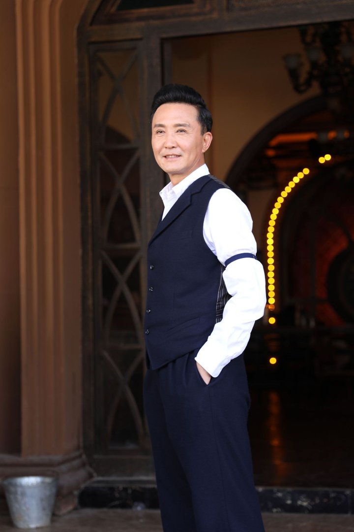 《神探柯晨》中,向羽在警察局只是一个实习生,她和柯晨是什么关系?