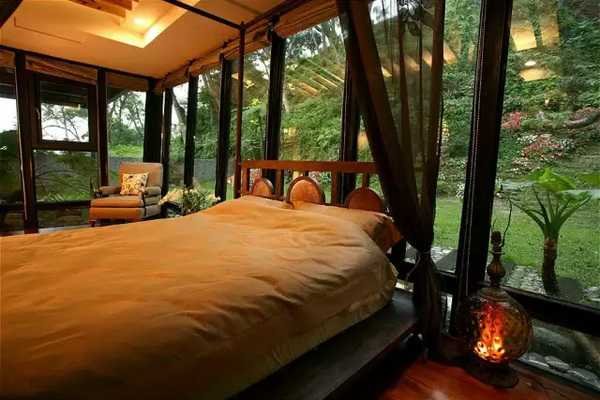 女房客被曝为报复浪费民宿几十吨水，为什么现在报复人的方式都那么的奇葩？