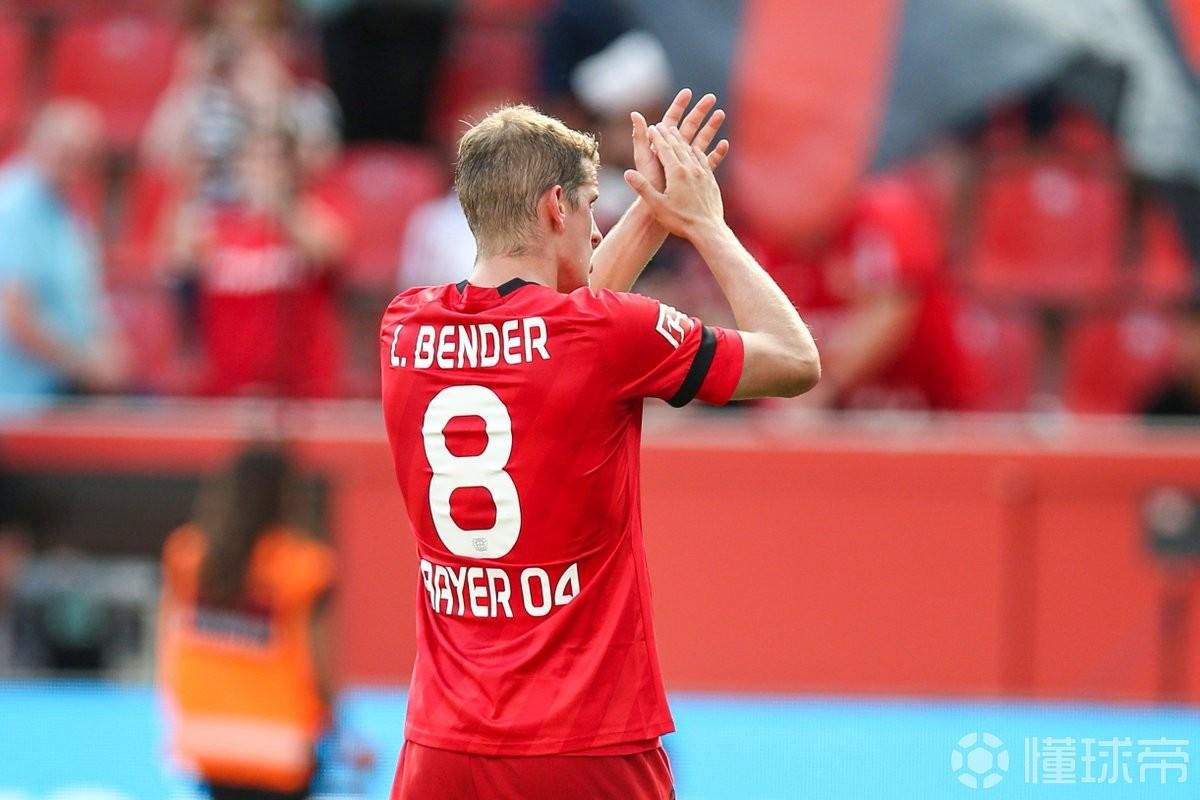 下赛季结束拉斯-本德就要退役是吗？