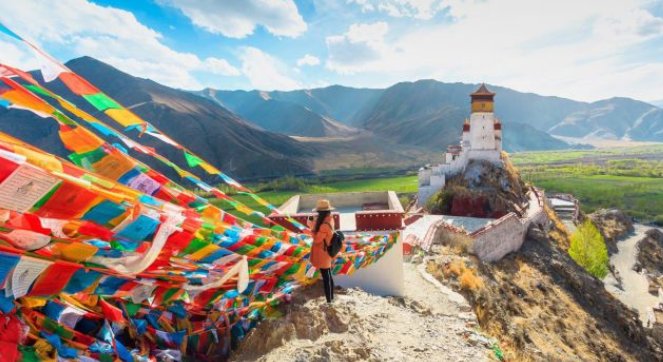 暑假适合去西藏旅游吗?