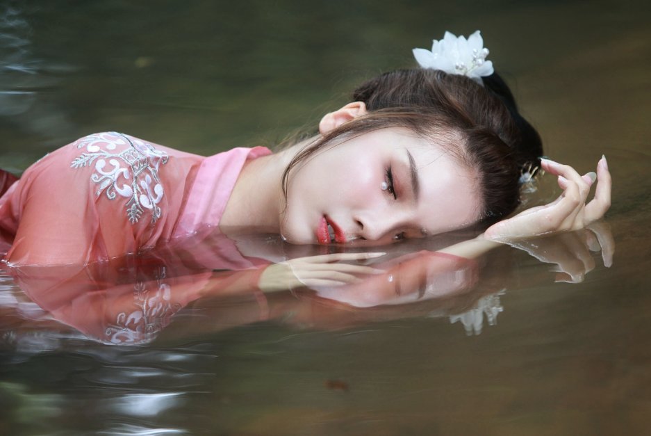 黄到女生滴水的句子长句