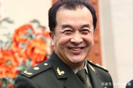 黄宏为什么被免职？