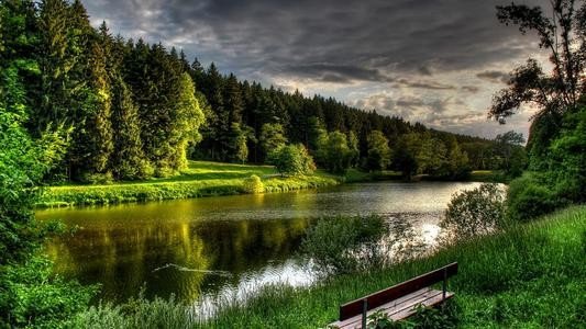 请问“清波漾漾是什么意思？