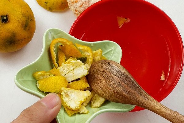 橘子皮泡水浇花有什么好处和坏处