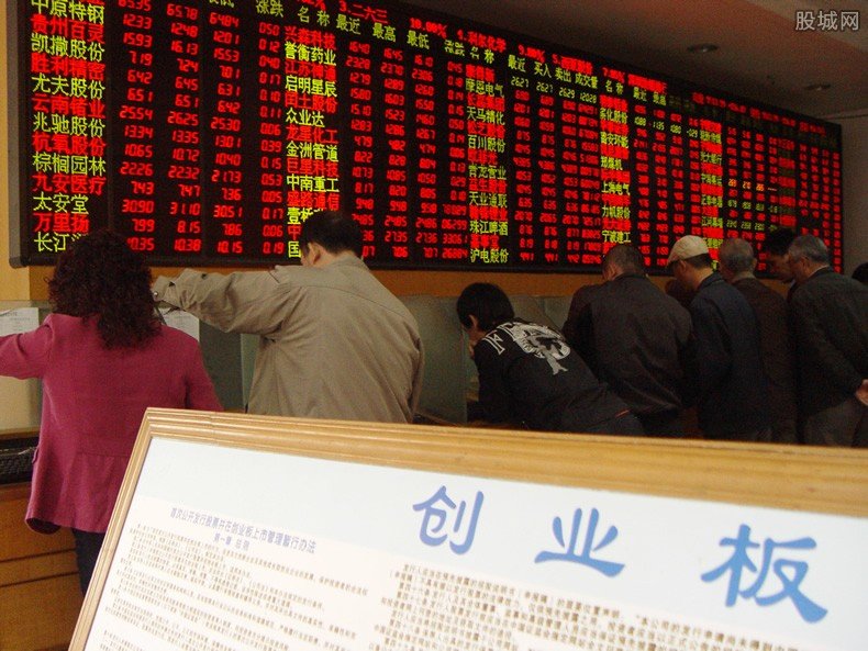 人民网四问迪士尼