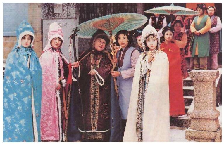 “丰年好大雪，珍珠如土金如铁”是什么意思？