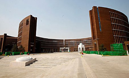 原京东副总裁李绪勇亲自到高校授课，他的课是否有受到学生欢迎？