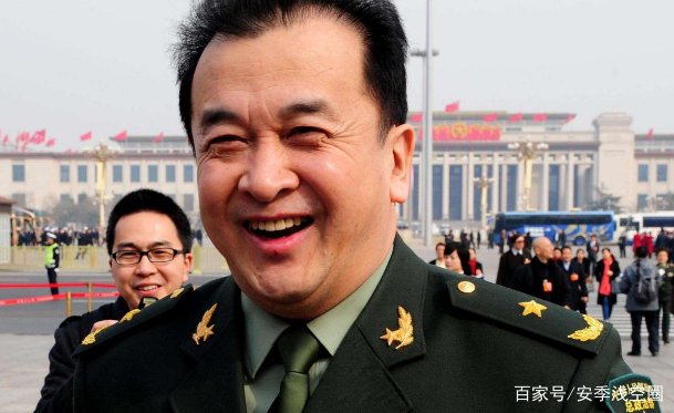 黄宏为什么被免职？