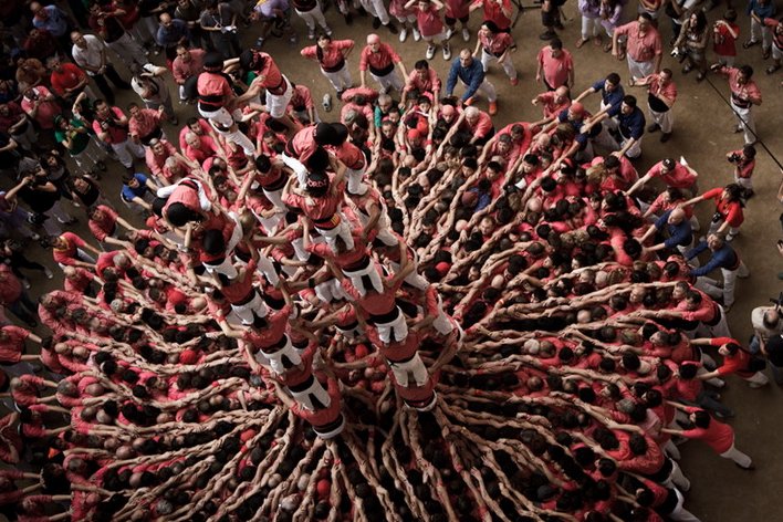 叠罗汉的意思是什么