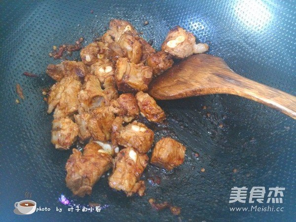 土豆萝卜炖排骨汤的做法