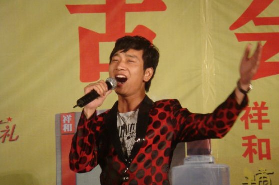 我想到没人认识的地方是什么歌