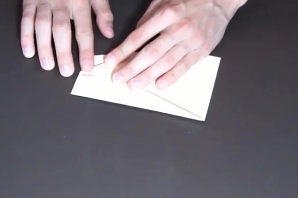 可以飞999999米的纸飞机怎么折