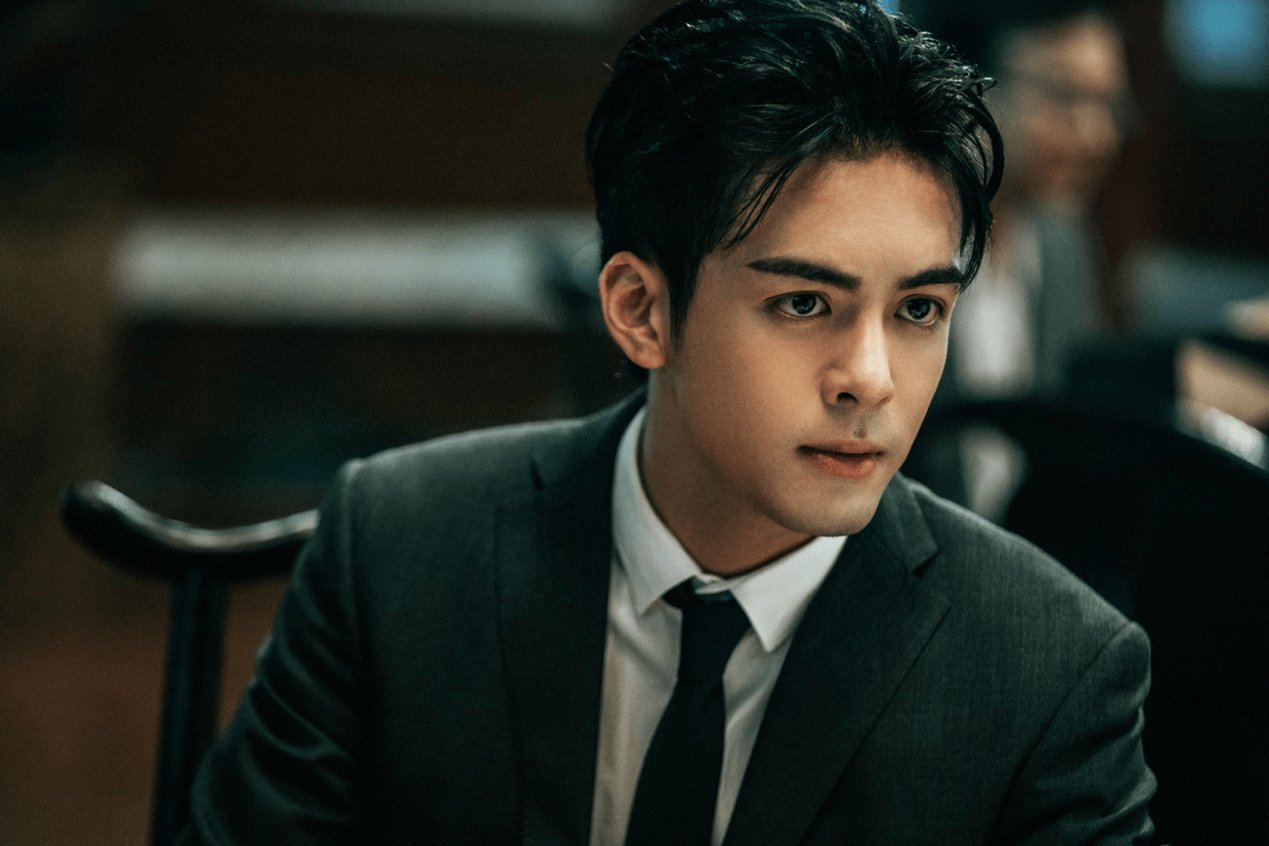 吴三省在《盗笔》里不是已经死了？如何能又在《极海听雷》失踪？