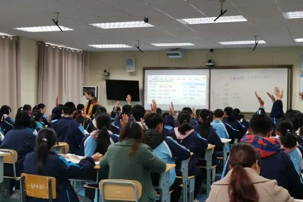 名字诗句生成器