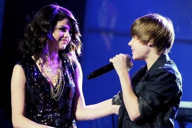 少年成名的贾斯汀比伯，是如何越走越黑的？