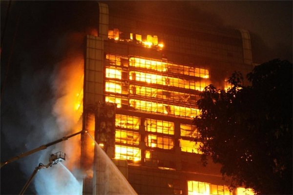 丧心病狂!成都男子纵火烧死前妻,为何离婚了还要赶尽杀绝?