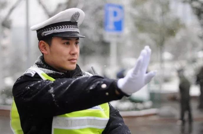 谜语:早不说晚不说。打一个字？