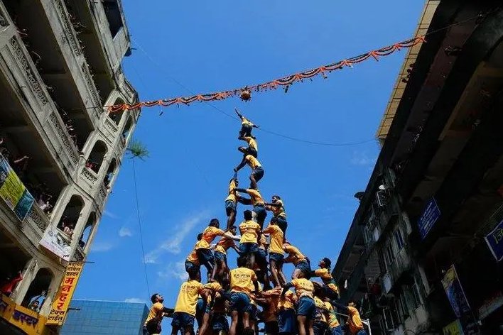 叠罗汉的意思是什么