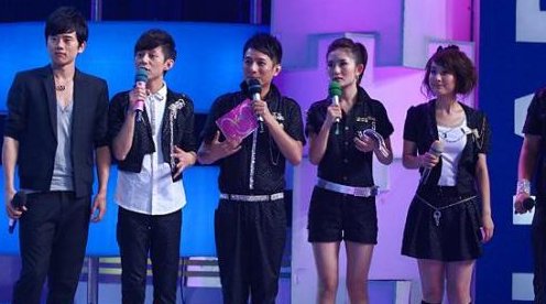 心有灵犀、害你在心口难开、歌曲接龙、瞎子穿拖鞋