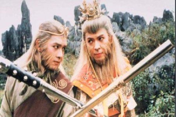 云海翻腾孙悟空，通臂猿猴练成谛听脚，黄眉怪发现了他什么致命缺点？