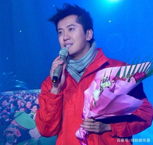 当年爆红的毛宁，一首“涛声依旧”传唱至今，如何评价他呢？