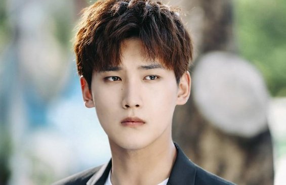 邢昭林连夜买李宁,为何被说求生欲满满?