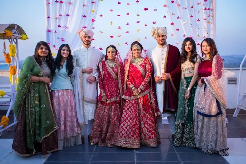 婚礼停电惹祸，印度姐妹花“摸黑嫁错郎”，类似的情况该如何避免？