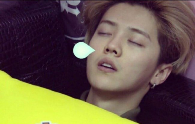 他几天没睡好觉了，昨天吃了药，一连睡眠了十个小时，是病句吗