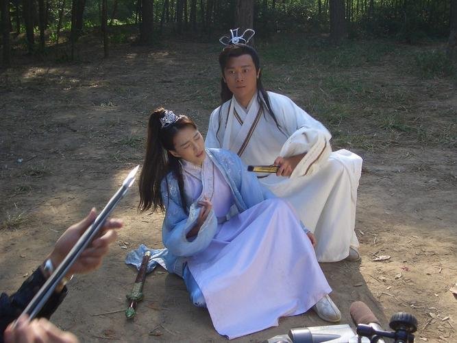 《龙行天下》有几部?